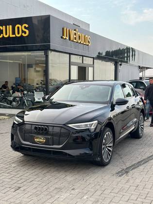 AUDI E-TRON ELÉTRICO PERFORMANCE QUATTRO AUDI E-TRON ELÉTRICO PERFORMANCE QUATTRO